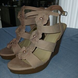 Jasmin Floral Wedge Sandals